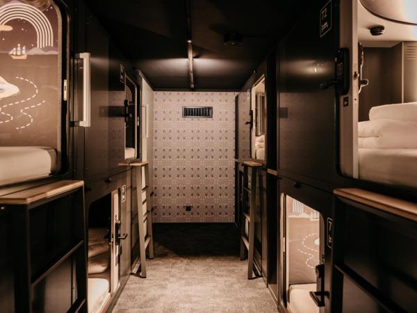 Capsule Hotel - Chapter Lucerne : photo 4 de la chambre capsule Étage supérieur - réservé aux femmes