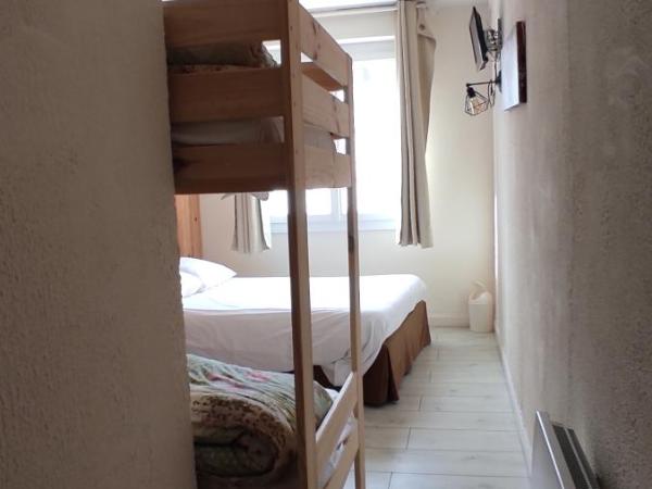 Hotel Luxembourg : photo 8 de la chambre chambre triple