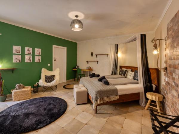 Pillows Peniche B&B : photo 1 de la chambre chambre lit king-size supérieure