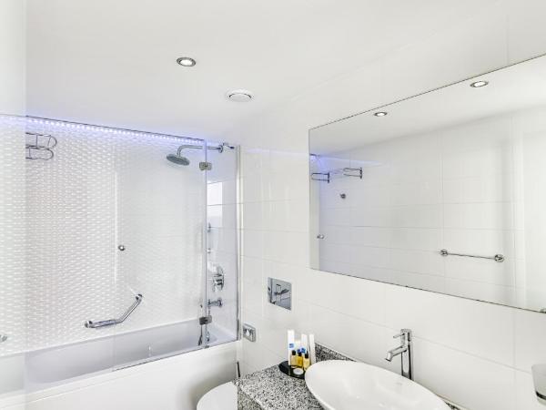 Le Bleu Hotel & Resort Kusadasi : photo 5 de la chambre chambre triple