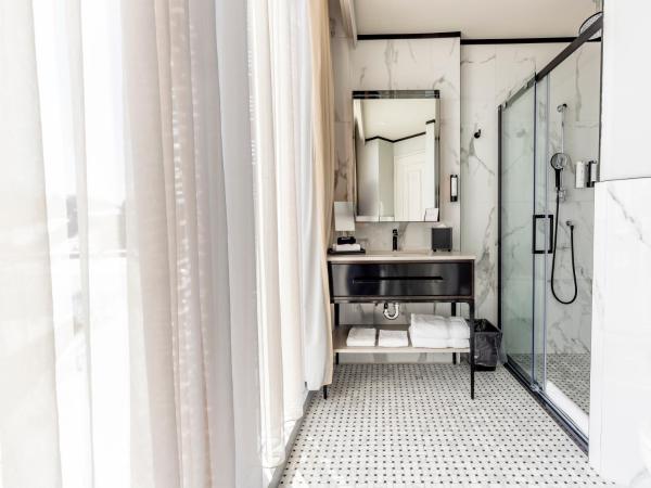 Le Capitole Hotel : photo 5 de la chambre chambre double avec balcon