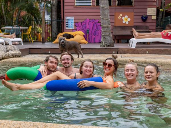 Travellers Oasis : photo 2 de la chambre lit dans dortoir mixte Économique de 3 lits avec salle de bains commune