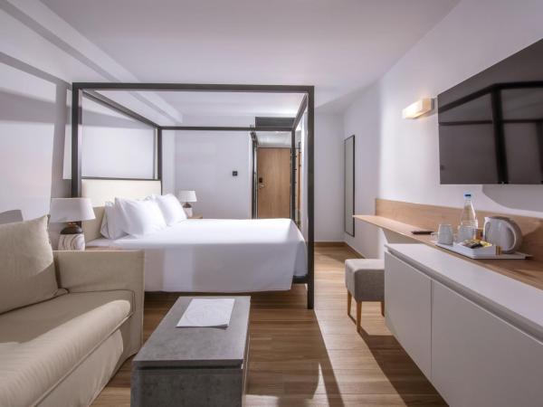 Hersonissos Palace : photo 9 de la chambre chambre double ou lits jumeaux - vue latérale sur mer