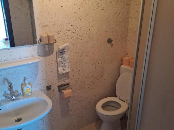 Guest House Romansa : photo 10 de la chambre chambre double ou lits jumeaux deluxe - vue sur mer