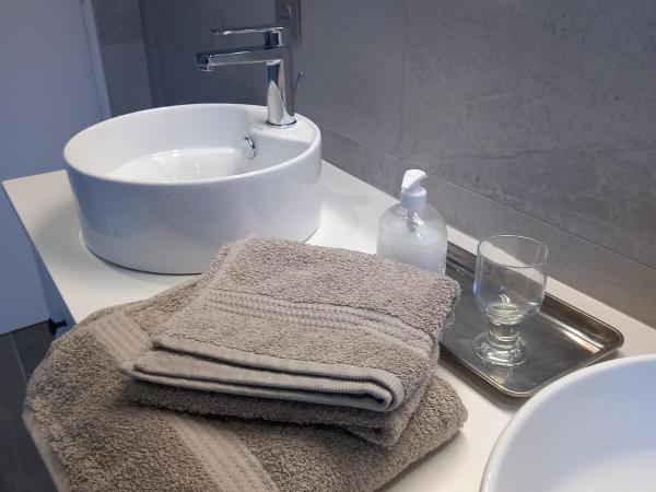 Molibeau : photo 3 de la chambre chambre double - vue sur jardin