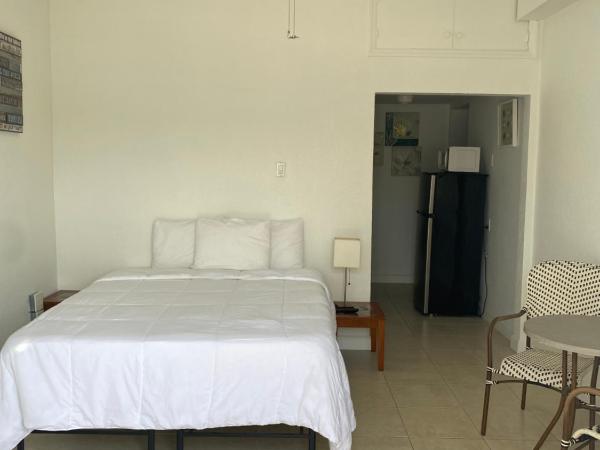 Coral Key Inn : photo 3 de la chambre studio lit queen-size 