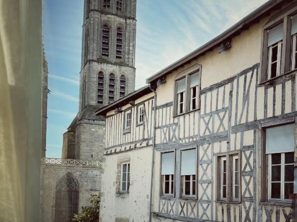 Maison d'hôte Les Allois : photo 2 de la chambre chambre double avec salle de bains privative