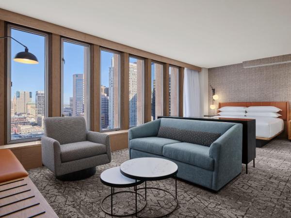 Sheraton Denver Downtown Hotel : photo 1 de la chambre chambre plus spacieuse avec 1 lit king-size