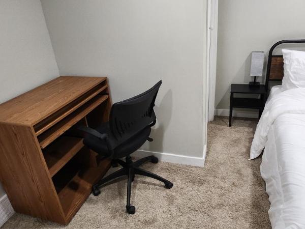 New Stylish 2-Bedroom Basement Suite : photo 2 de la chambre suite 2 chambres