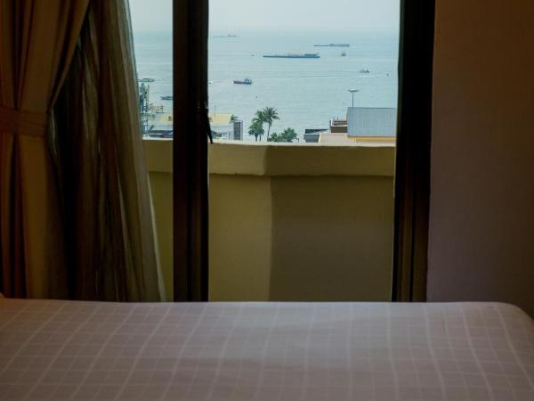 Sunbeam Hotel Pattaya - SHA Extra Plus : photo 8 de la chambre chambre deluxe double ou lits jumeaux