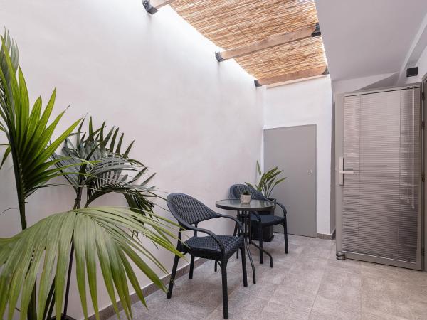 Porto Vecchio : photo 6 de la chambre chambre double avec patio