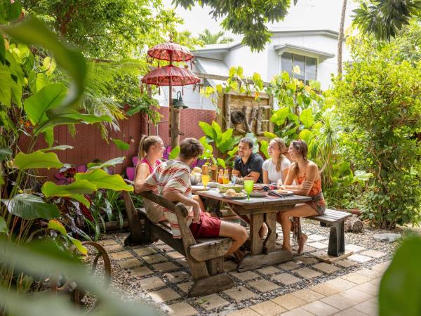 Travellers Oasis : photo 7 de la chambre chambre double de luxe avec balcon et salle de bains commune