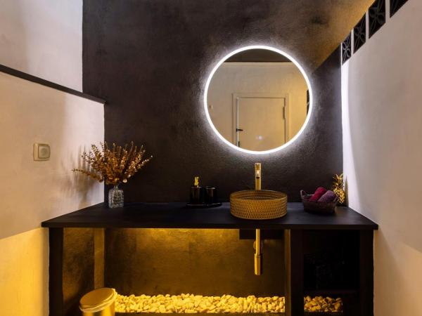 Pillows Peniche B&B : photo 9 de la chambre chambre double deluxe avec douche