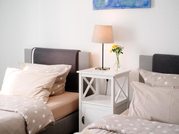 GästeHaus am Flughafen Düsseldorf : photo 3 de la chambre chambre double