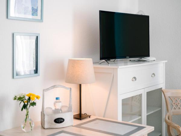 GästeHaus am Flughafen Düsseldorf : photo 6 de la chambre chambre triple