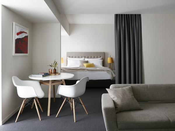 Art Series - The Watson : photo 3 de la chambre suite lits jumeaux en studio de luxe