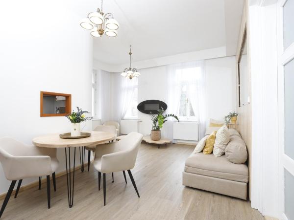 Wellness Pension Ametyst : photo 3 de la chambre appartement premium - vue sur château