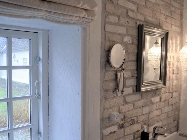 Store Ejlstrup Bed & Breakfast : photo 4 de la chambre chambre double avec salle de bains privative
