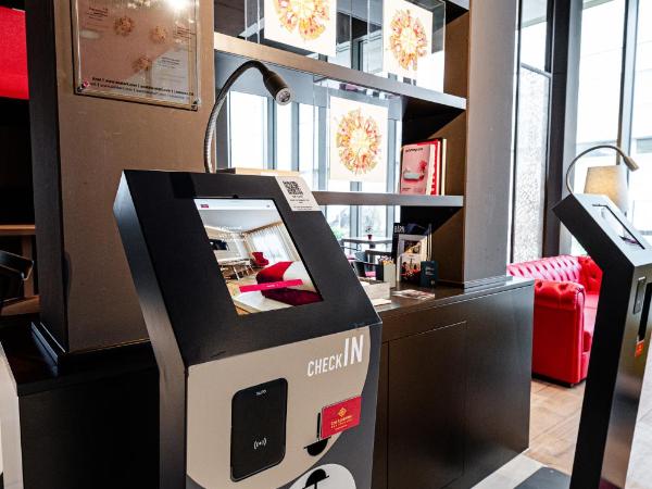 NEW OPENING 2022 - Los Lorentes Hotel Bern City : photo 2 de la chambre chambre lits jumeaux supérieure avec kitchenette