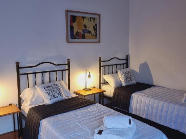 La Merced : photo 3 de la chambre chambre lits jumeaux avec salle de bains commune