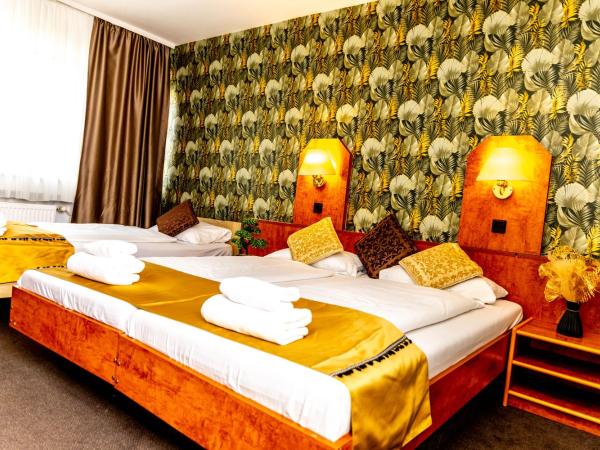 Hotel Rossija : photo 1 de la chambre chambre triple