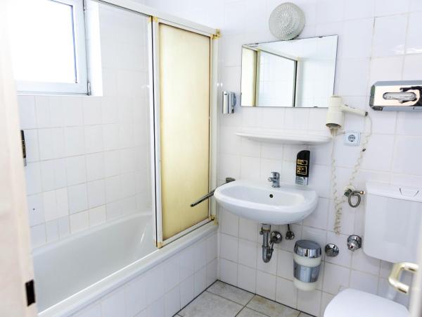 Hotel Rossija : photo 3 de la chambre chambre quadruple classique