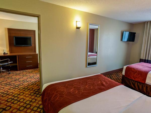 Comfort Suites Airport : photo 1 de la chambre suite avec 2 lits doubles - accessible aux personnes à mobilité réduite/non-fumeurs