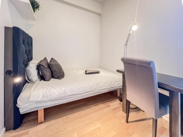 **MODERN ***CENTRAl ***ROOFTOP *** YOU'll LOVE IT : photo 3 de la chambre chambre double standard