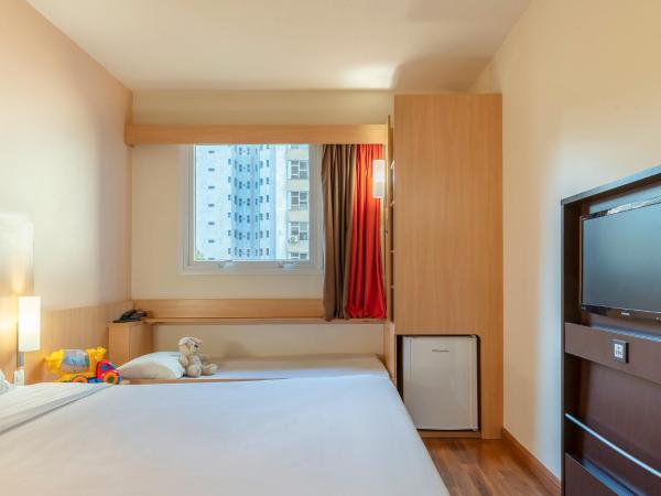 ibis BH Afonso Pena Savassi : photo 2 de la chambre chambre standard avec 1 lit double et 1 lit simple