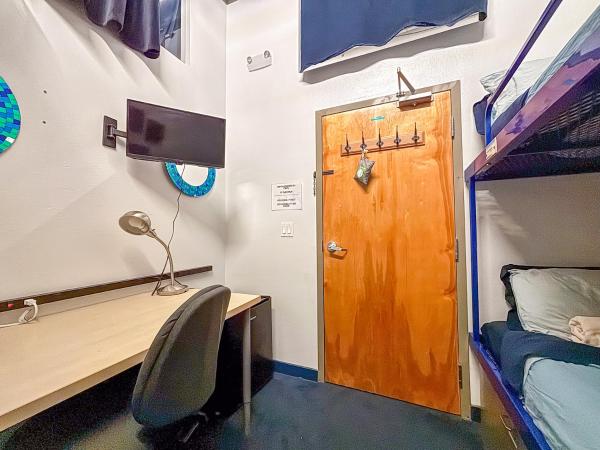 ITH San Francisco Pacific Tradewinds Hostel : photo 2 de la chambre petite chambre double