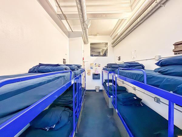 ITH San Francisco Pacific Tradewinds Hostel : photo 5 de la chambre lit dans dortoir mixte de 8 lits