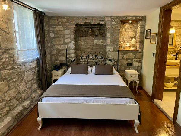 Urla Taş Konak Otel : photo 5 de la chambre chambre lit queen-size deluxe