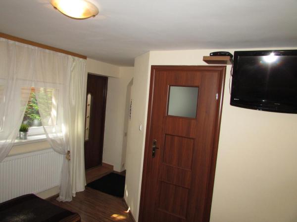 Villa Ventana Poznań City Free Parking 696-890-000 Śniadanie w Cenie : photo 7 de la chambre chambre lits jumeaux avec baignoire