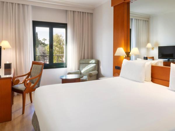 Exe Sevilla Macarena : photo 7 de la chambre chambre double ou lits jumeaux - vue sur ville