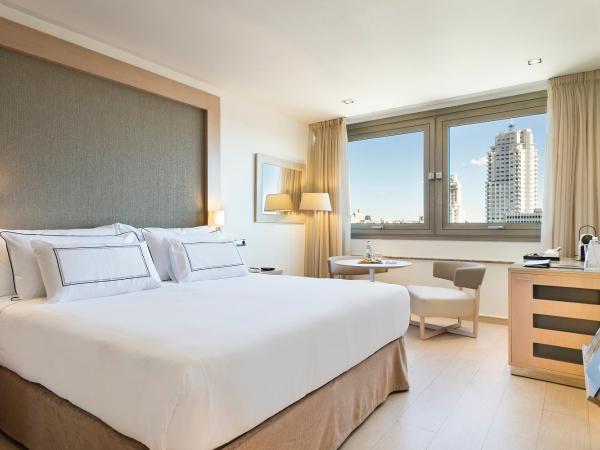 Melia Madrid Princesa : photo 2 de la chambre hébergement the level grand premium communicant avec vue (2 adultes + 2 enfants)