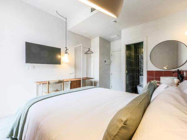 Madrid Live Coworking - SELF SERVICE - : photo 4 de la chambre chambre double - vue sur piscine