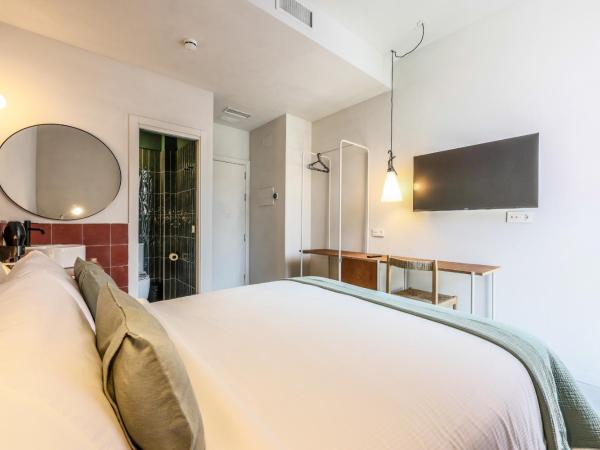 Madrid Live Coworking - SELF SERVICE - : photo 6 de la chambre chambre double - vue sur piscine