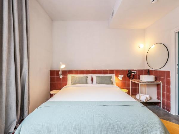 Madrid Live Coworking - SELF SERVICE - : photo 9 de la chambre chambre double - vue sur piscine