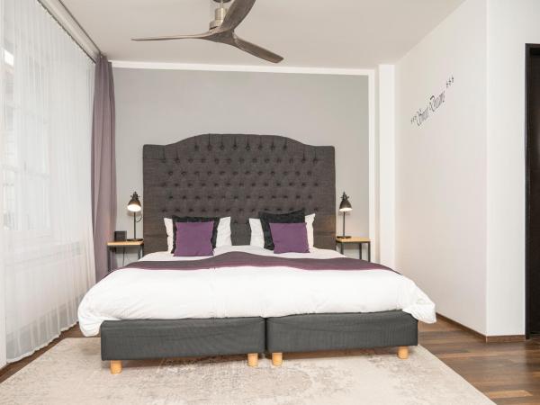 Boutique Hotel Weisses Kreuz - Adult only Hotel : photo 1 de la chambre chambre double supérieure