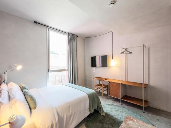 Madrid Live Coworking - SELF SERVICE - : photo 1 de la chambre chambre double - vue sur piscine