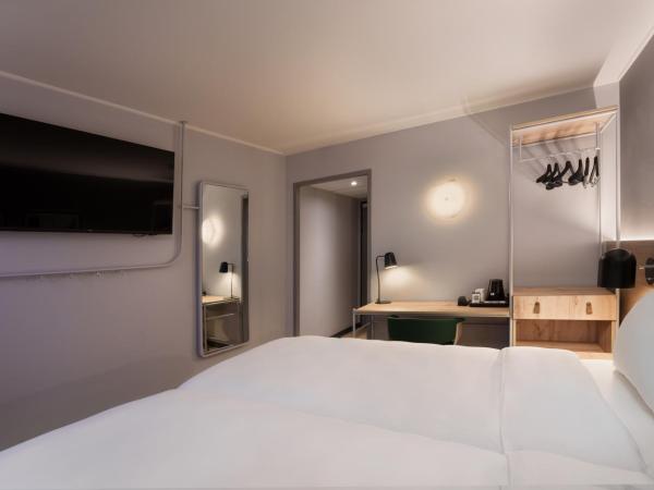 Campanile Nîmes Centre Mas-Carbonnel : photo 6 de la chambre chambre standard - 2 lits simples