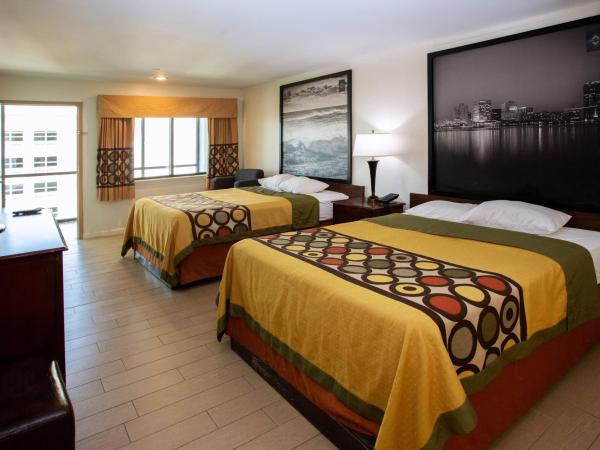 Aqua Vista Resort Hotel : photo 1 de la chambre chambre de luxe avec 2 lits queen-size - non-fumeurs - vue sur piscine