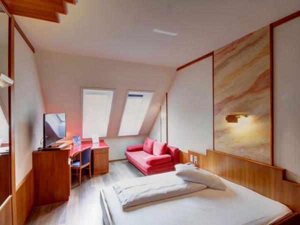 Vienna Sporthotel : photo 5 de la chambre chambre triple confort