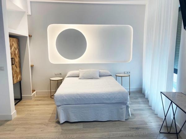 Hotel Alamo : photo 1 de la chambre chambre double supérieure