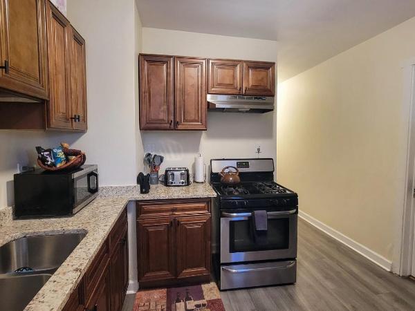 Chateau de Woodlawn - Room I - La Tour Eiffel : photo 10 de la chambre chambre lit queen-size avec salle de bains commune