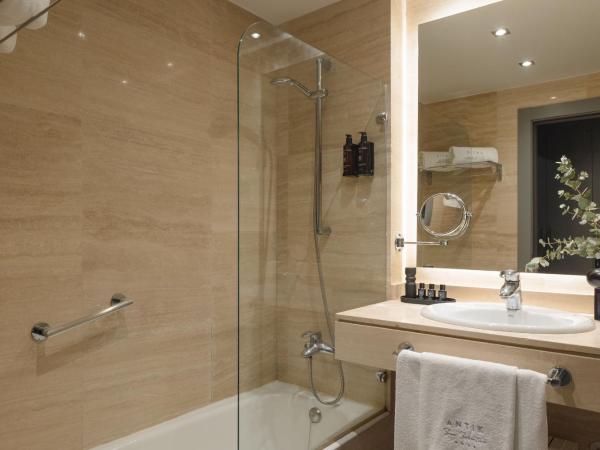 Hotel Antik San Sebastián : photo 4 de la chambre chambre double ou lits jumeaux