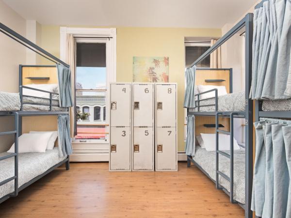 HI San Diego Downtown Hostel : photo 2 de la chambre lit dans dortoir pour hommes de 4 lits