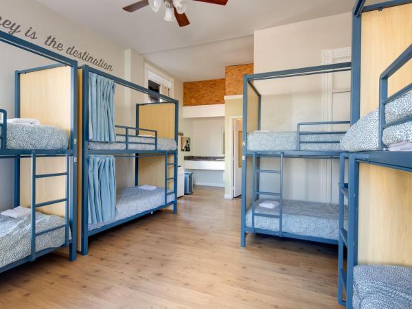 HI San Diego Downtown Hostel : photo 2 de la chambre bed in women's 8-bed dormitory ensuite