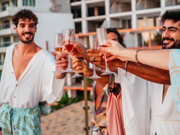 Almar Resort Luxury LGBT Beach Front Experience : photo 3 de la chambre chambre lits jumeaux - vue sur mer