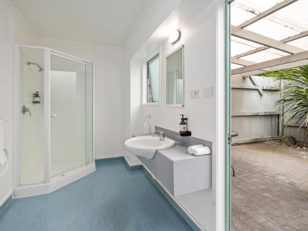 Fenton Court Motel : photo 9 de la chambre studio avec jacuzzi (Étage inférieur)